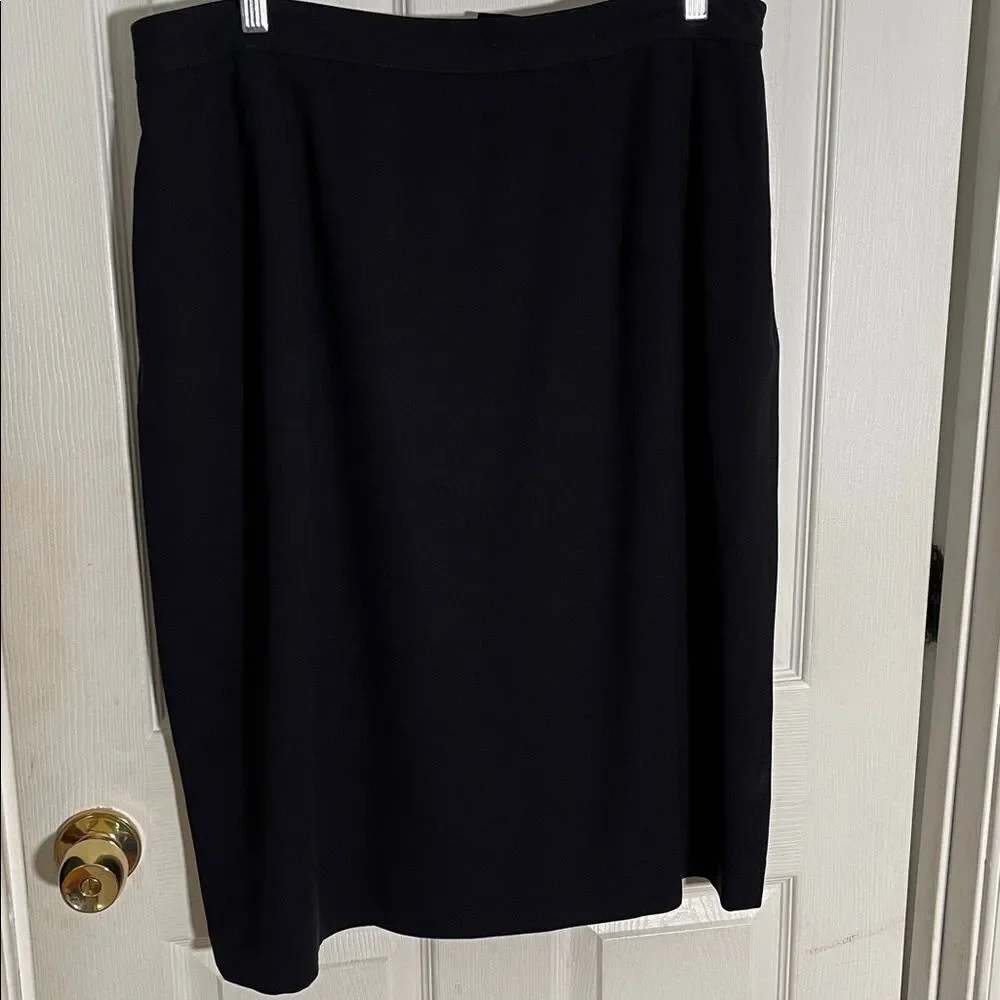 Valarie Steven’s ll Classic 2pc Navy Blue Skirt Suit